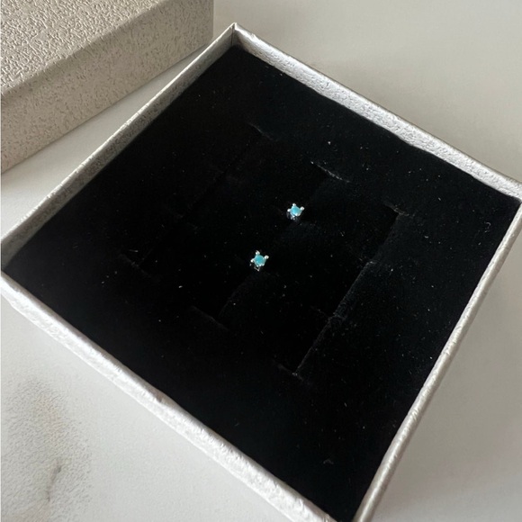 14k Gold plated over Sterling silver turquoise stone earrings New 1.5 mm - Picture 3 of 4